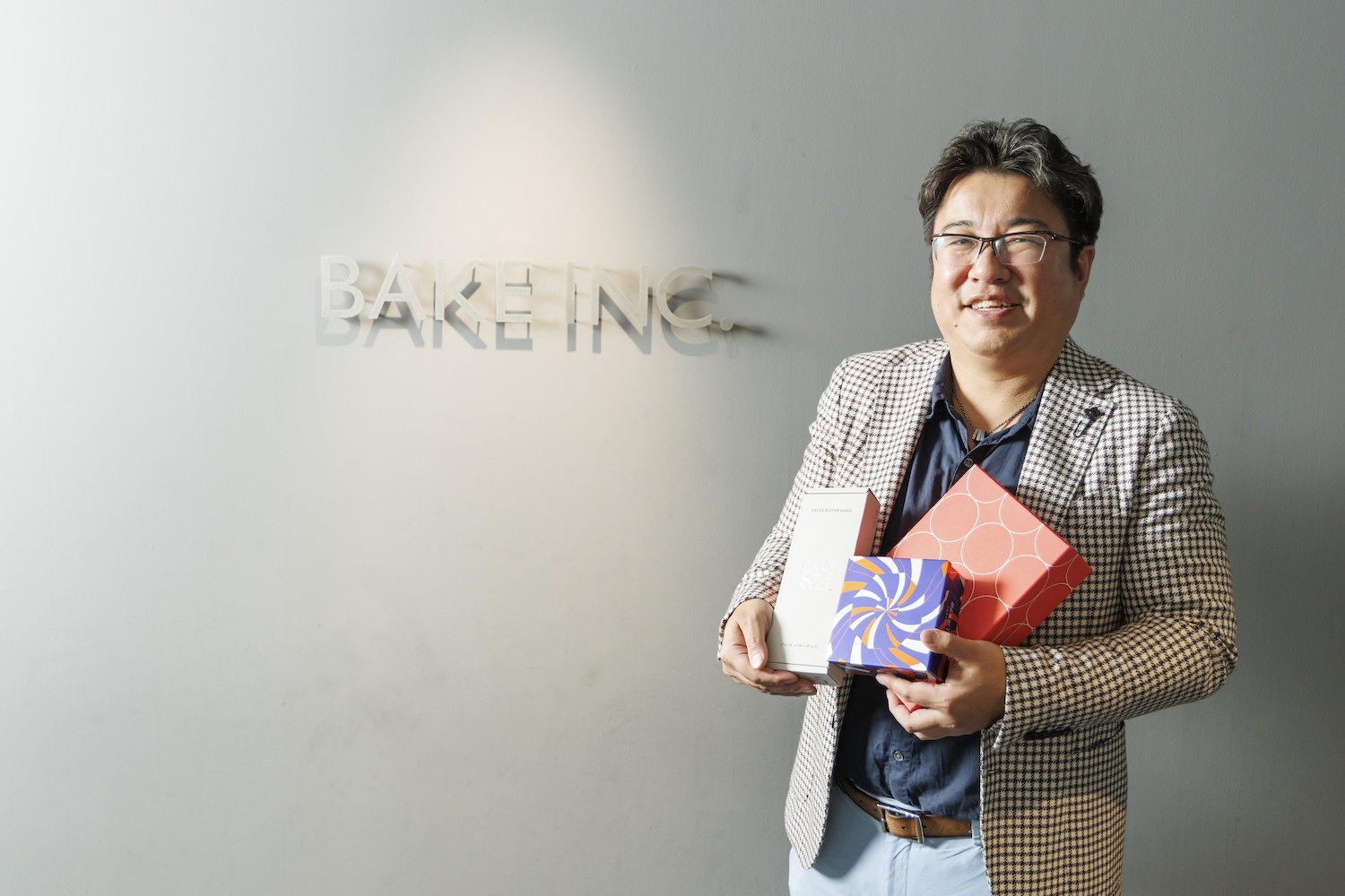 株式会社BAKE代表取締役社長CEOの山田純平さん。2020年4月に社長に就任。コロナ禍によって大幅売り上げ減という苦境の中、新しい未来に向かっての舵取りが求められた