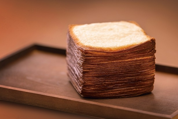 「めくるクロワッサン食パン リーヴル」は1本1300円